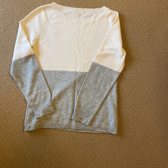 Garnet Hill Cashmere Sweater - Picture 3 of 6